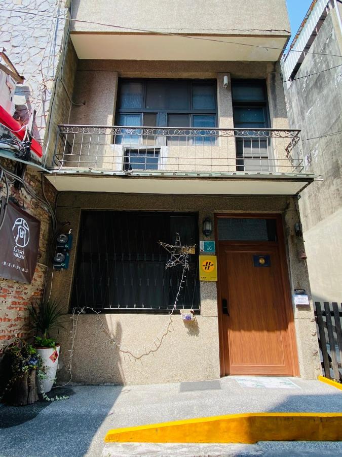 Good Garden Female Hostel Tainan Exteriör bild