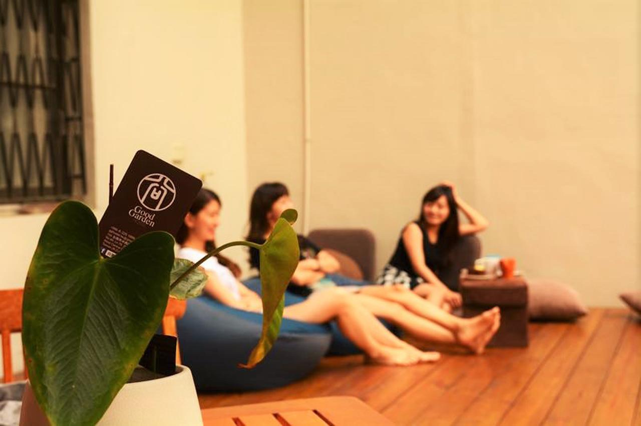 Good Garden Female Hostel Tainan Exteriör bild